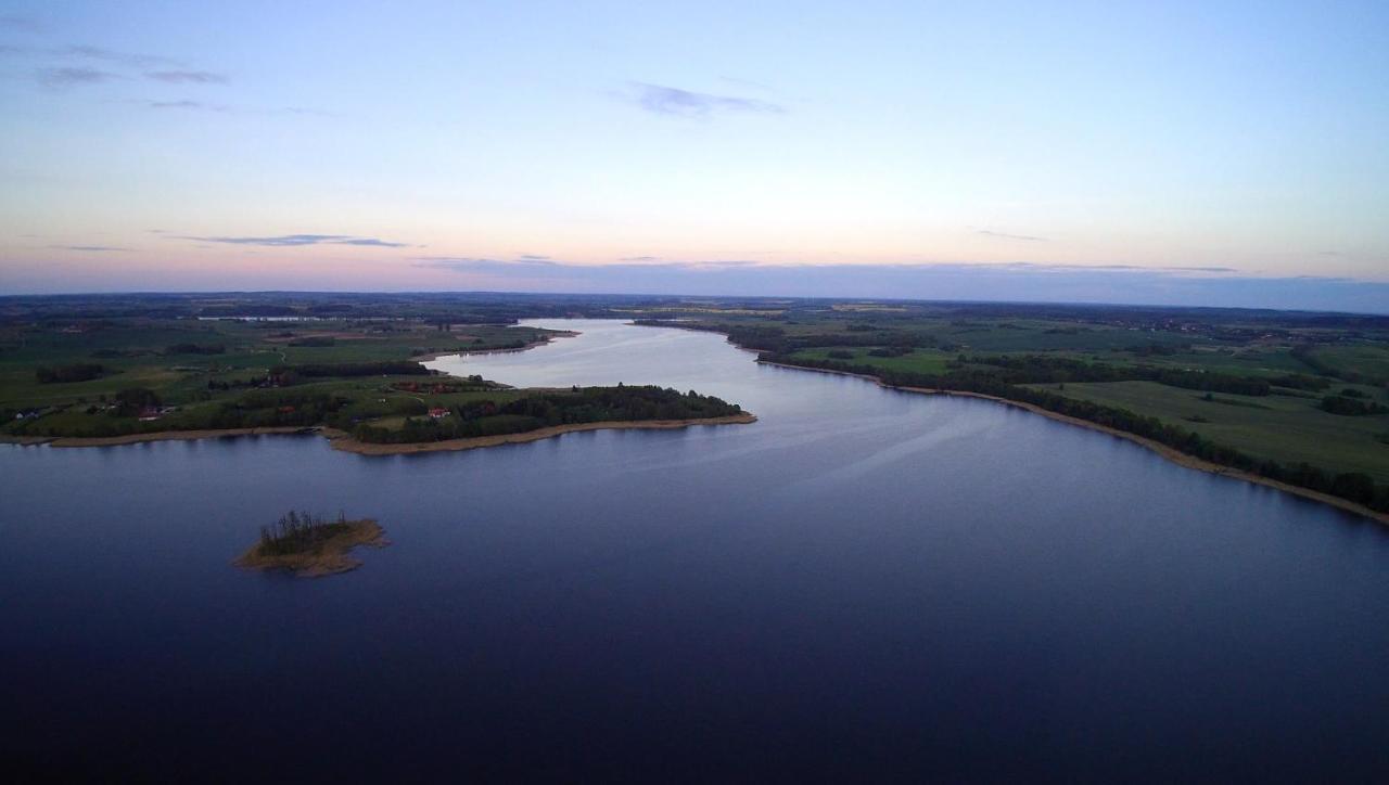 Domki Nad Jeziorem "Polwysep Suryty" Buitenkant foto